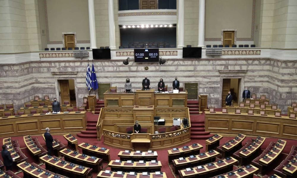 Ενός λεπτού σιγή κρατήθηκε στη Βουλή για τα Ίμια